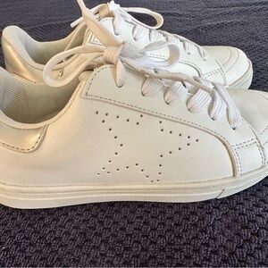 Kids White Star Sneakers Size 2